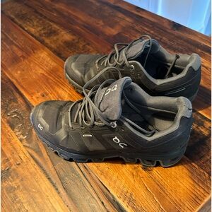 On Cloud Cloudventure Waterproof Womens Size 8 US Black Gray Trail Running Shoes